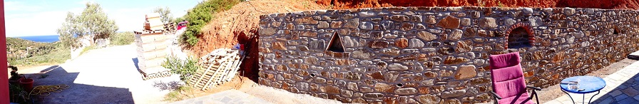 die Naturstein Mauer im Panorama Profil